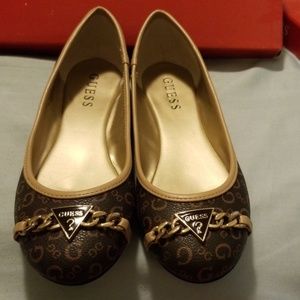Cute Guess flats